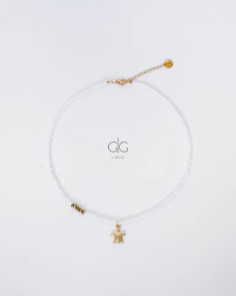 White necklace with gold turtle - GG Unique