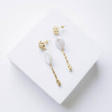 Exclusive long earrings with Keshi pearls - GG Unique