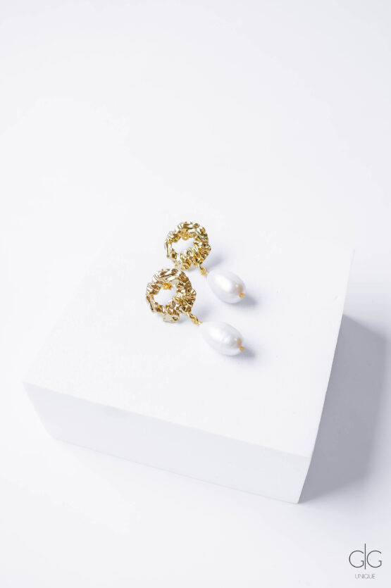 Exclusive round gold earrings with pearls - GG Unique