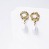 Exclusive round gold earrings with pearls - GG Unique