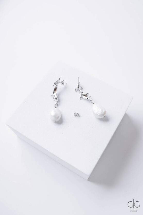 Exclusive silver earrings with pearls - GG Unique