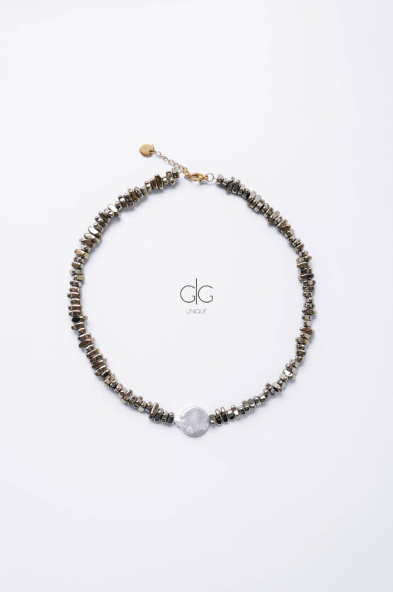 Exclusive hematite necklace with Keshi pearl - GG Unique