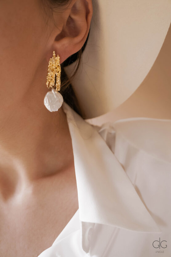 Exclusive gold earrings with Keshi pearls - GG Unique