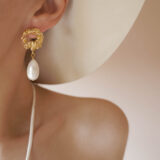 Exclusive round gold earrings with pearls - GG Unique