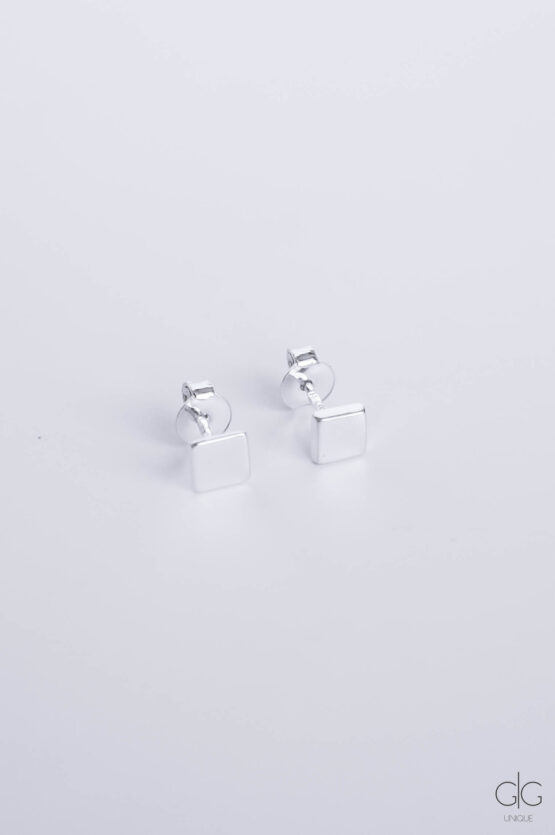 Minimal silver square earrings - GG Unique