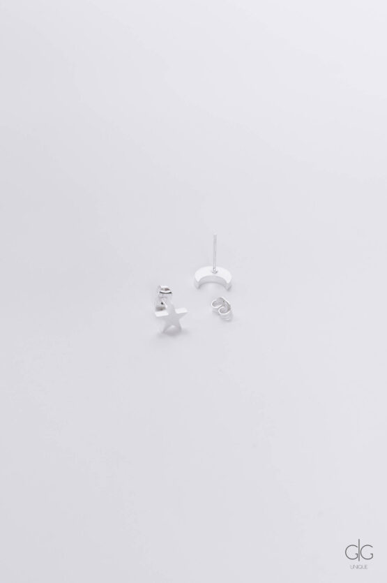 Asymmetrical star and moon earrings in silver