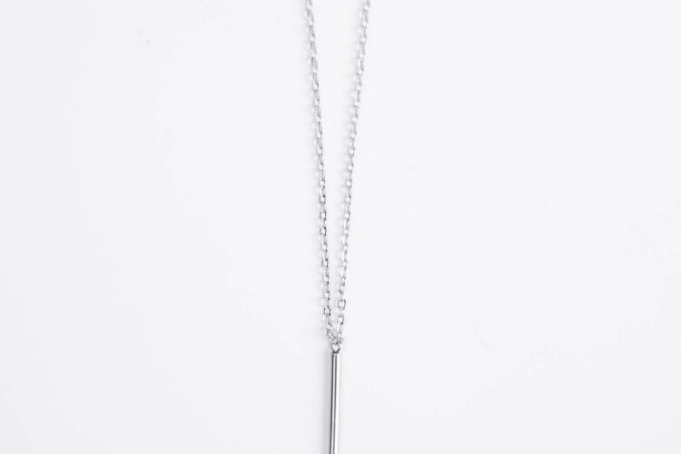 Unisex long chain necklace in silver