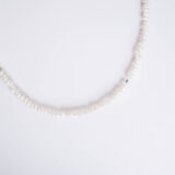Delicate pearl necklace with silver details