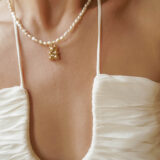 Teddy bear pearl necklace in gold - GG Unique