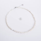 Delicate pearl necklace with silver details