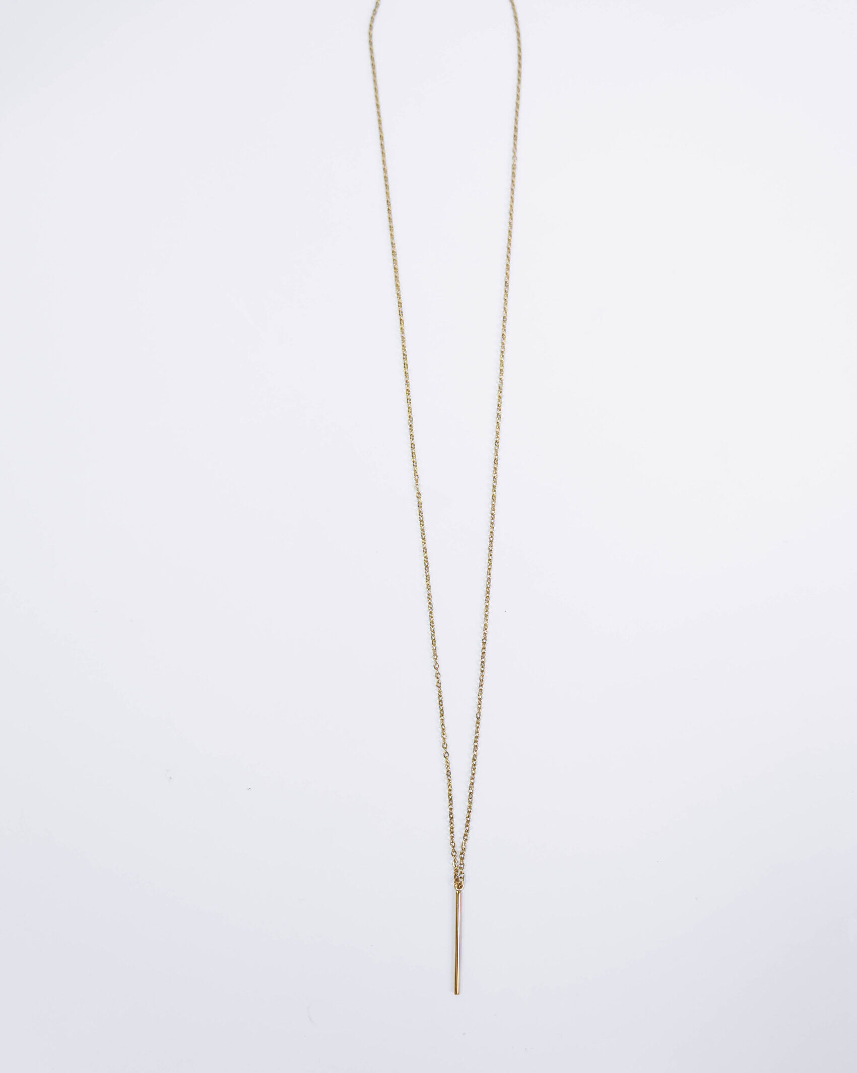 Unisex long chain necklace in gold