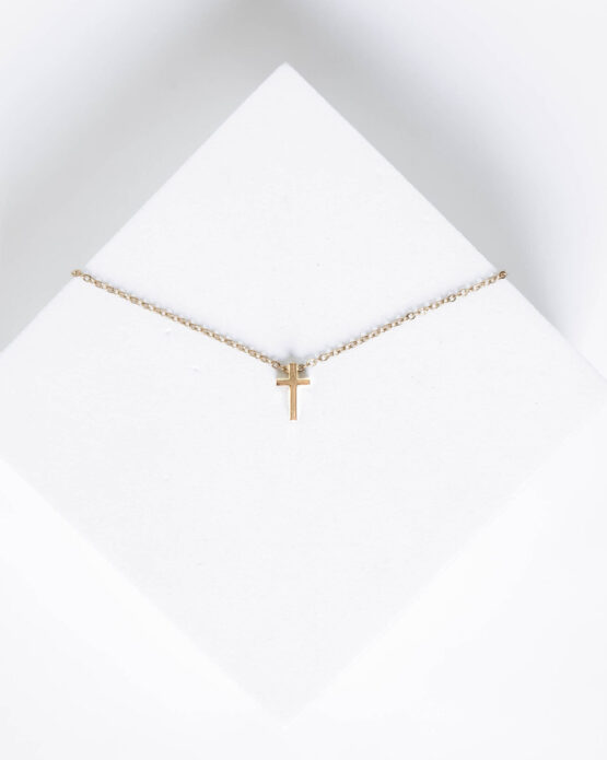 Cross necklace in gold