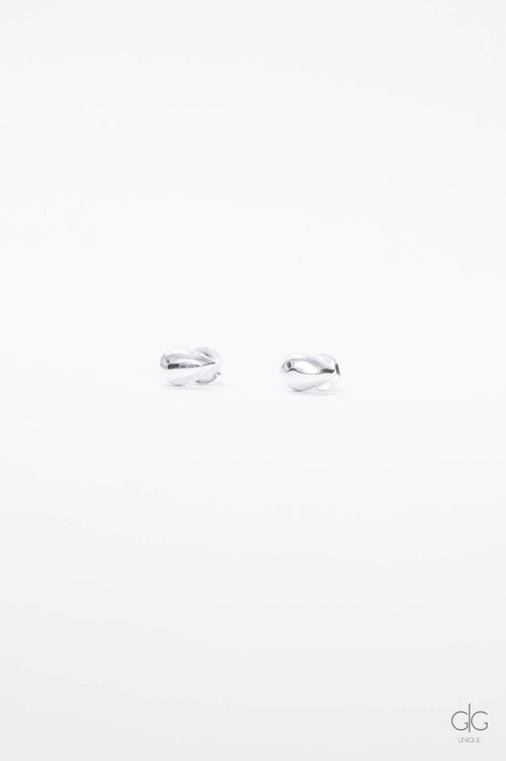 Minimalistiniai lašo formos sidabriniai auskarai