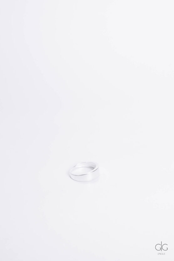Stilingas platus sidabrinis žiedas