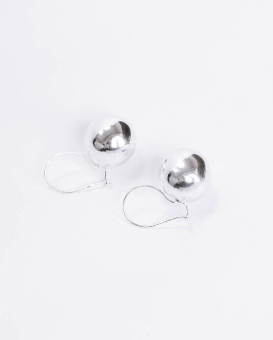 Unique round form silver earrings