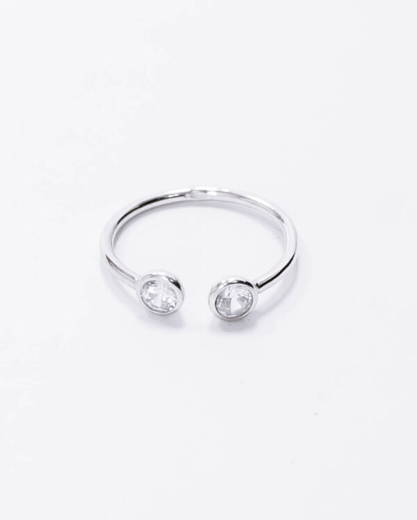 Adjustable silver ring with zircon