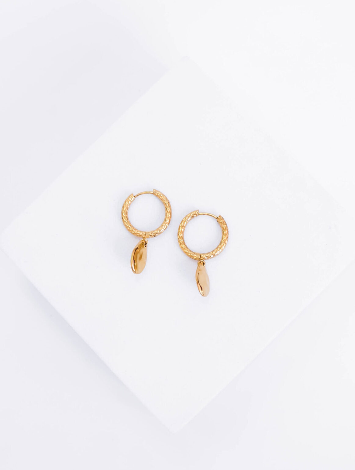 Gold-plated hoops with pendants - gg unique