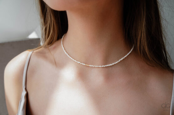 Delicate pearl necklace with gold detail - GG UNIQUE