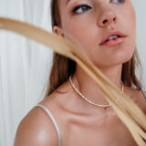 Elegant pearl necklace with zircon pendant