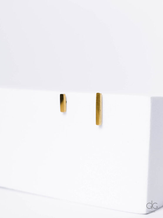 Asymmetrical bar earrings in gold - GG UNIQUE