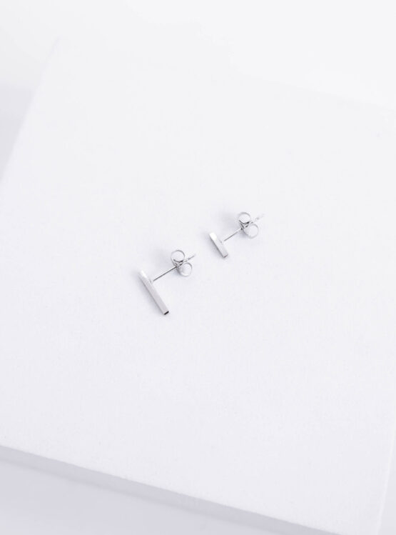 Asymmetrical bar earrings in silver - GG UNIQUE