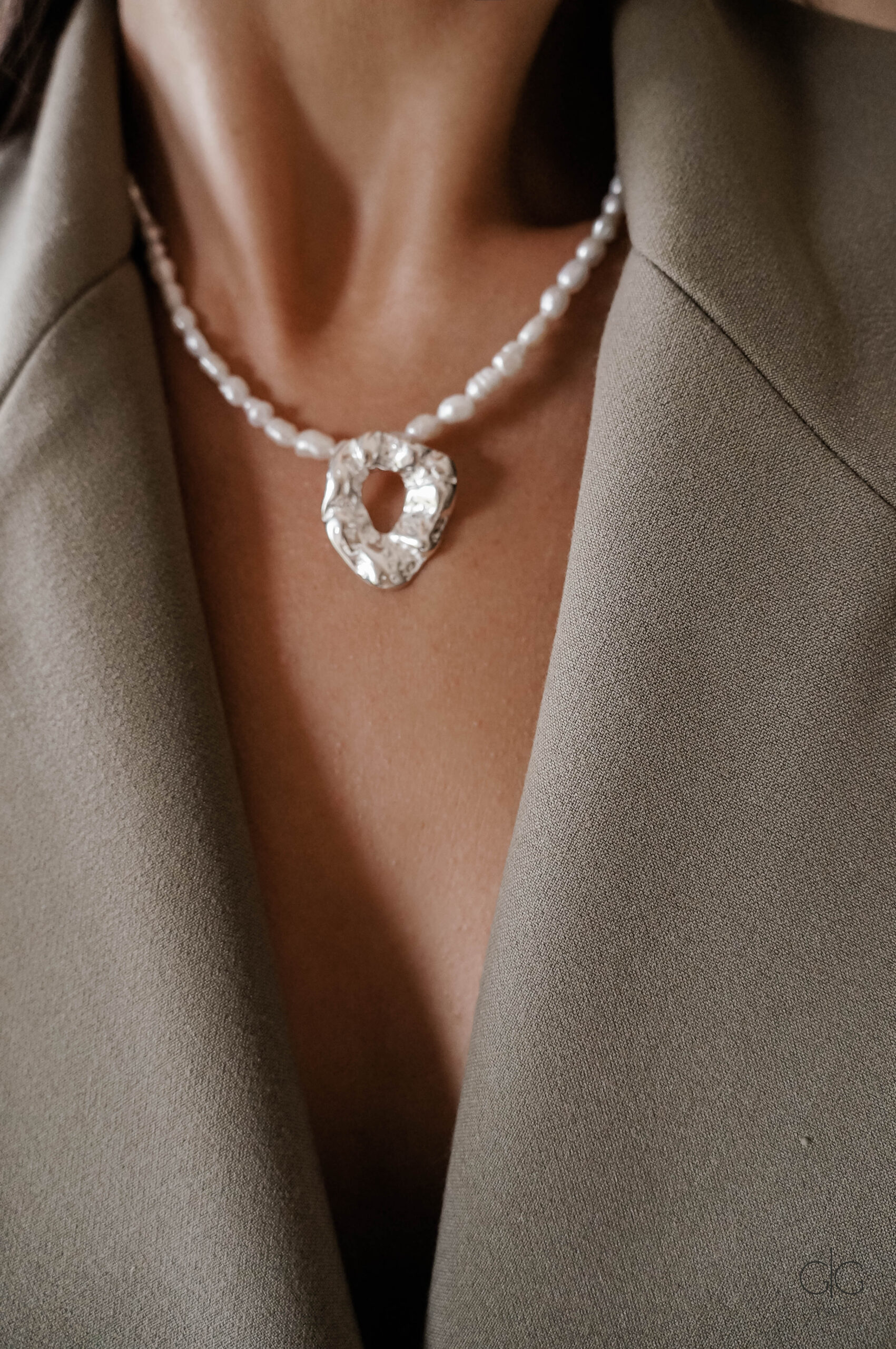 Pearl necklace with unique 925 silver detail - GG UNIQUE