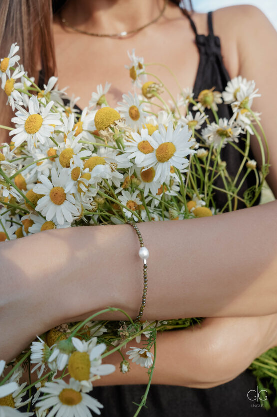 Green zircon bracelet with hematite and freshwater pearl – GG UNIQUE