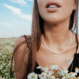 White crystal necklace with freshwater pearl – GG UNIQUE