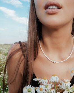 White crystal necklace with freshwater pearl – GG UNIQUE