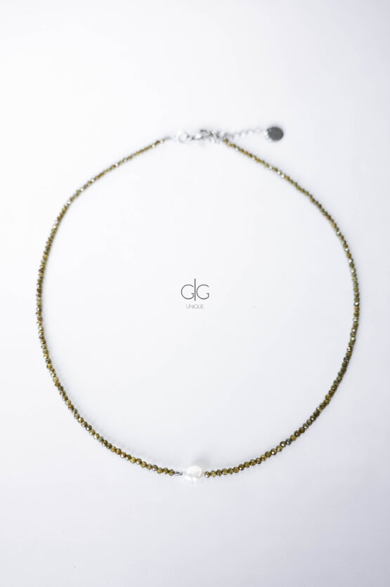 Green zircon necklace with hematite and freshwater pearl – GG UNIQUE