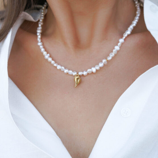 Freshwater pearl necklace with gold shell - GG UNIQUE