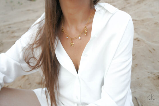 Chain Necklace with Freshwater pearls and Sea Pendant