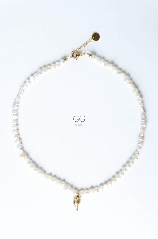 Freshwater pearl necklace with gold shell - GG UNIQUE