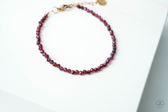 Garnet stone bracelet - GG UNIQUE