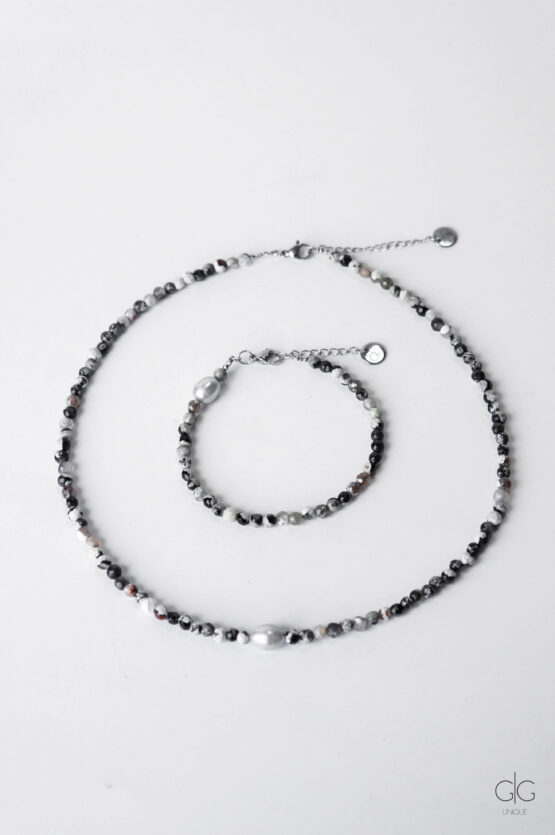 Agate stone necklace with a freshwater pearl - GG UNIQUE