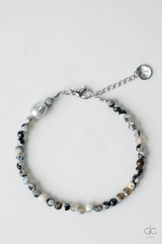 Agate stone bracelet with a freshwater pearl- GG UNIQUE