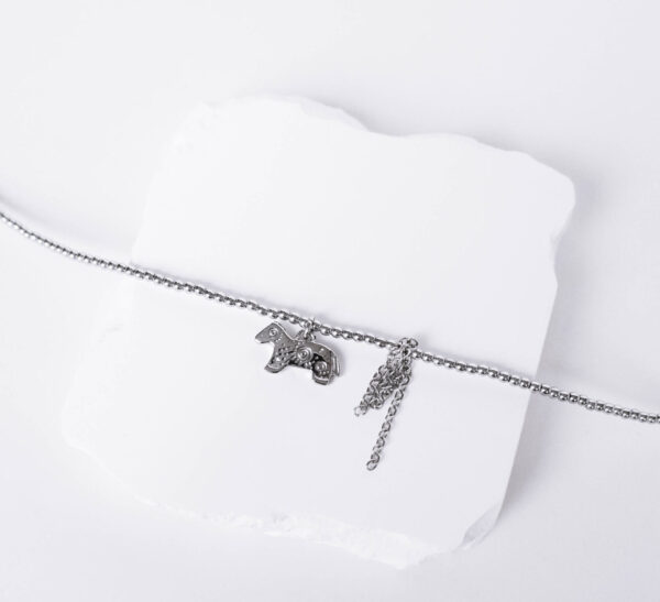 Hematite stone necklace with a horse pendant - GG UNIQUE